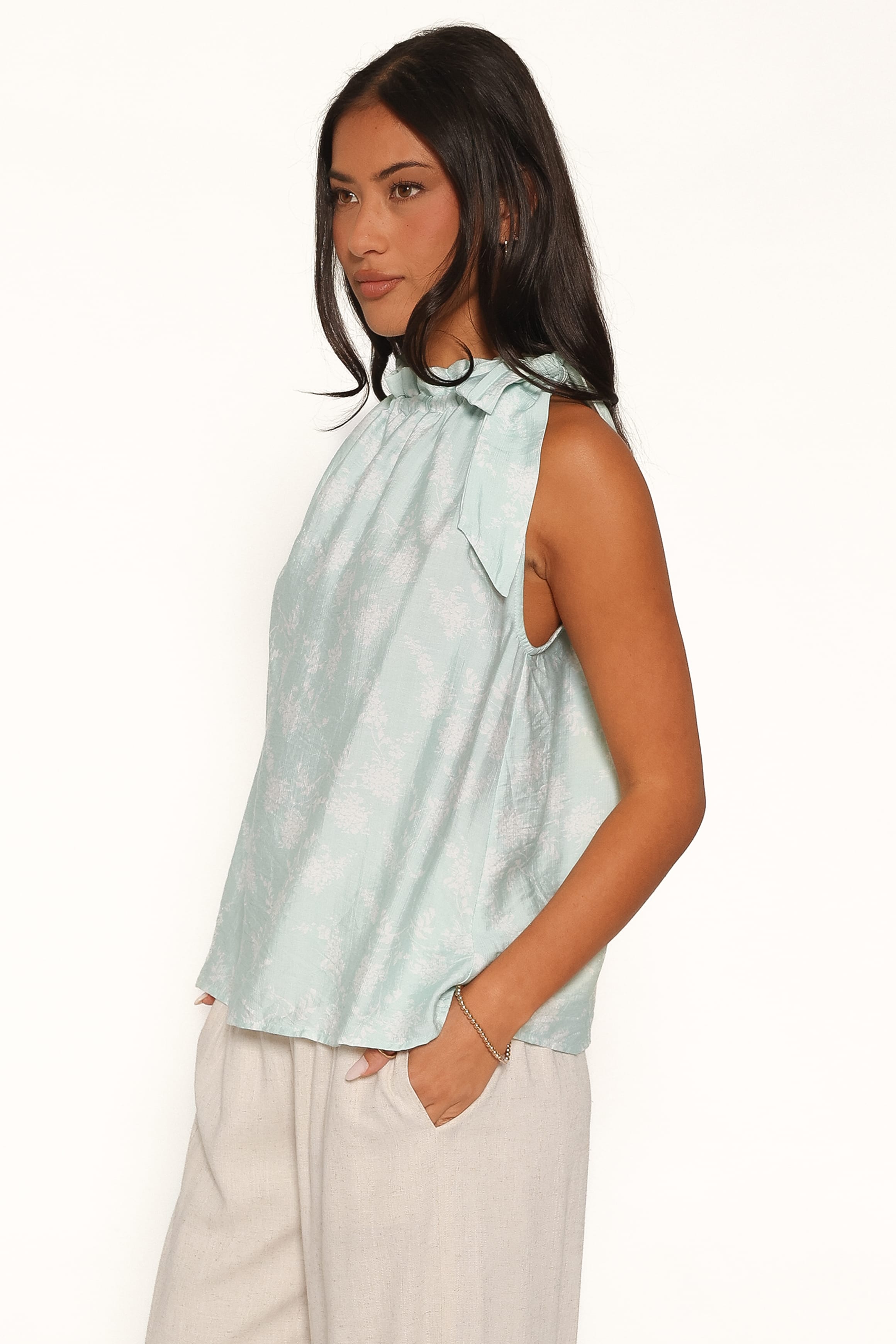 TOPS Winslow Halterneck Top - Green Spring Floral