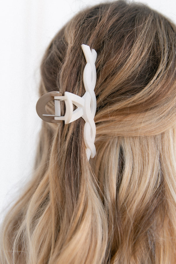 ACCESSORIES @Connie Two Tone Hairclip - White/Tan