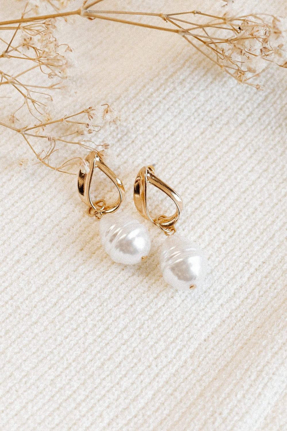 ACCESSORIES @Medella Earrings - Pearl