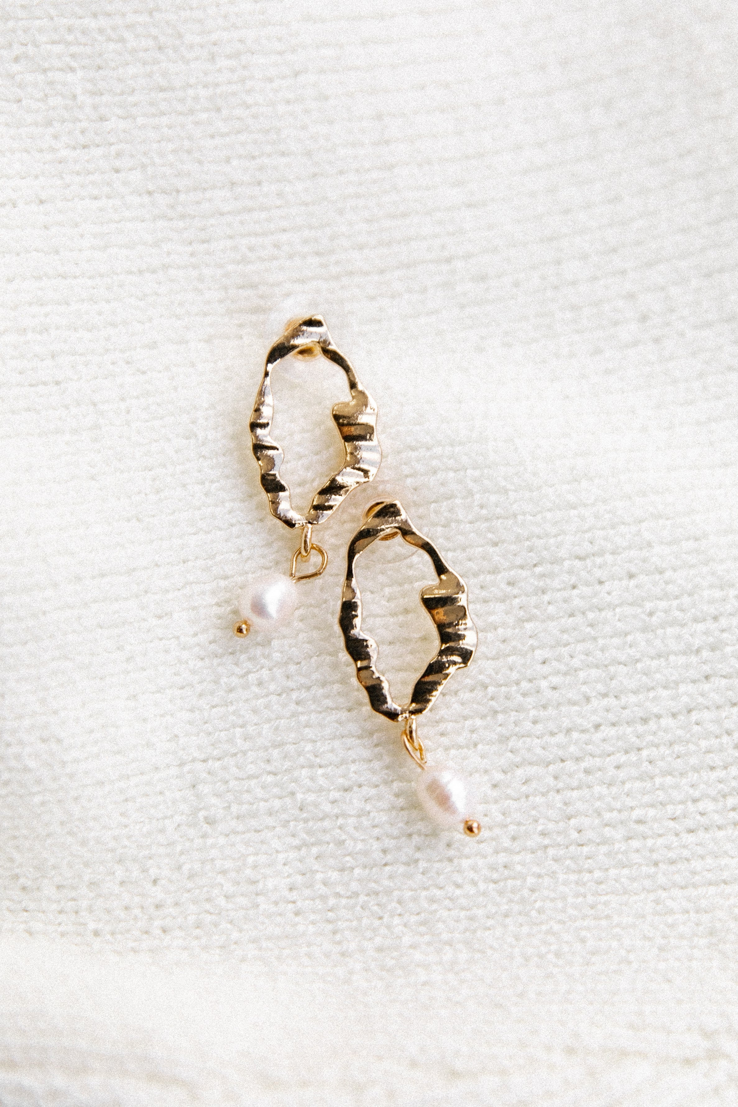 ACCESSORIES @Quinn Earrings - Pearl