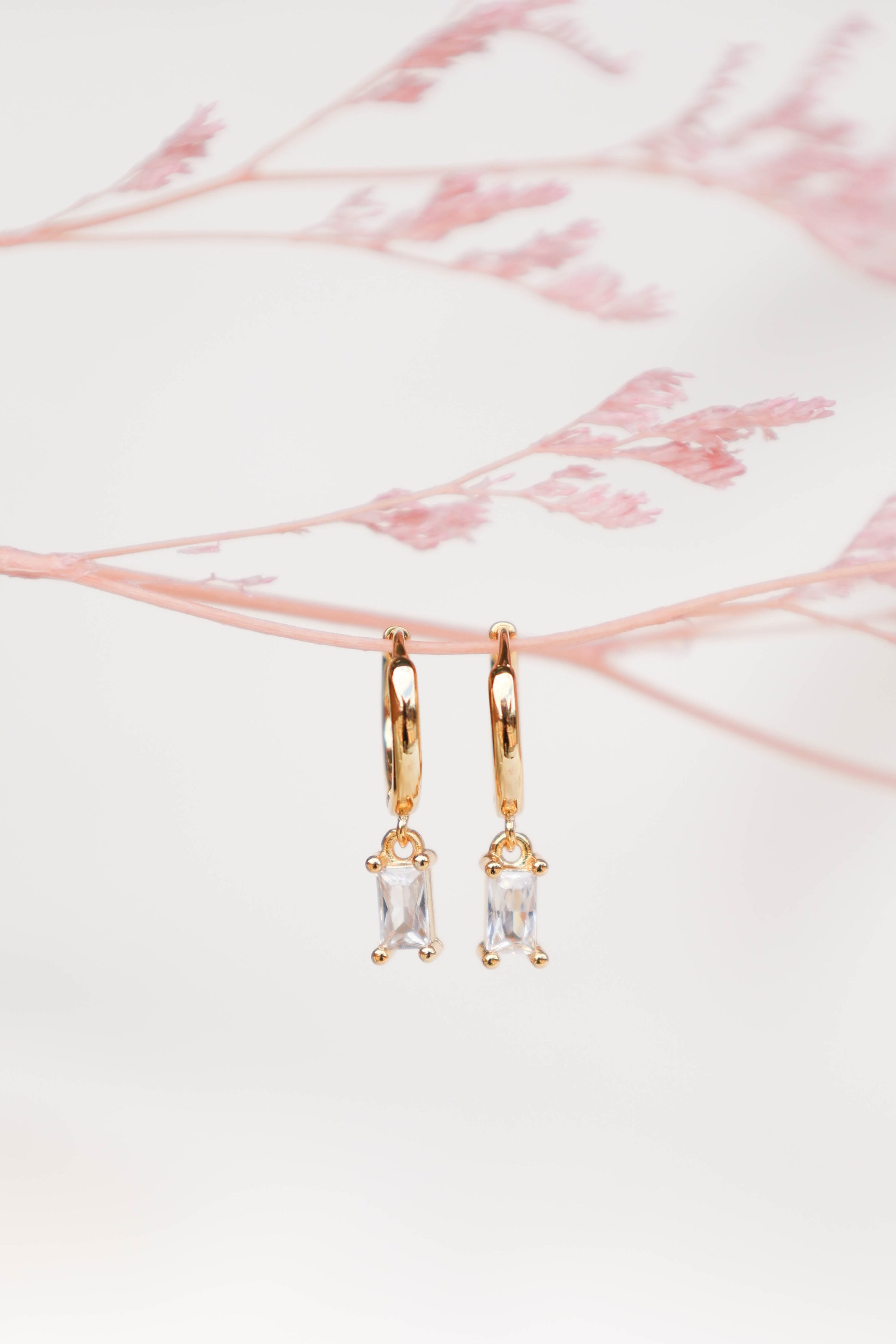 ACCESSORIES @Sadie Drop Earrings - Gold