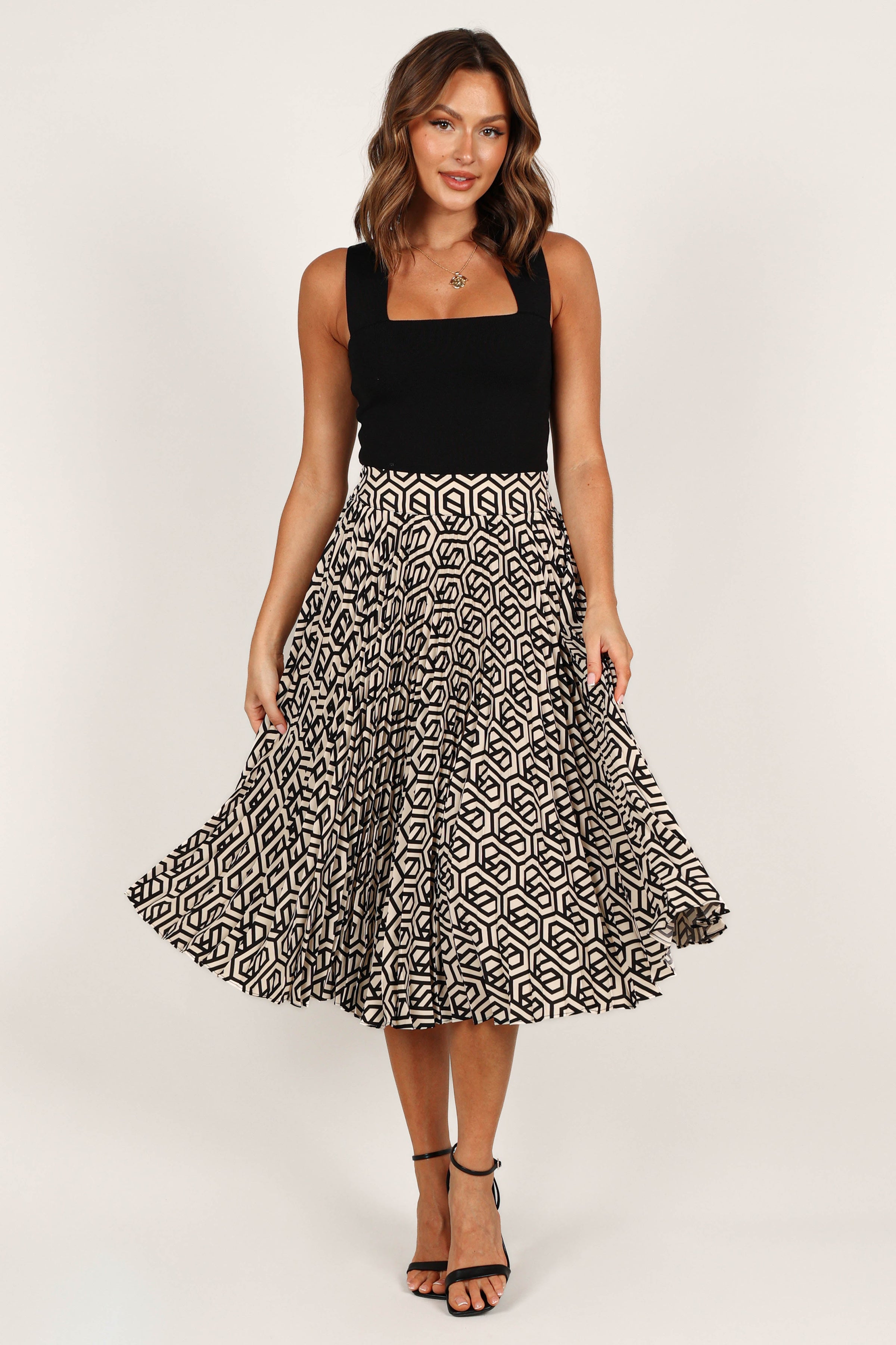 BOTTOMS @Carmel Pleat Midi Skirt - Black Print