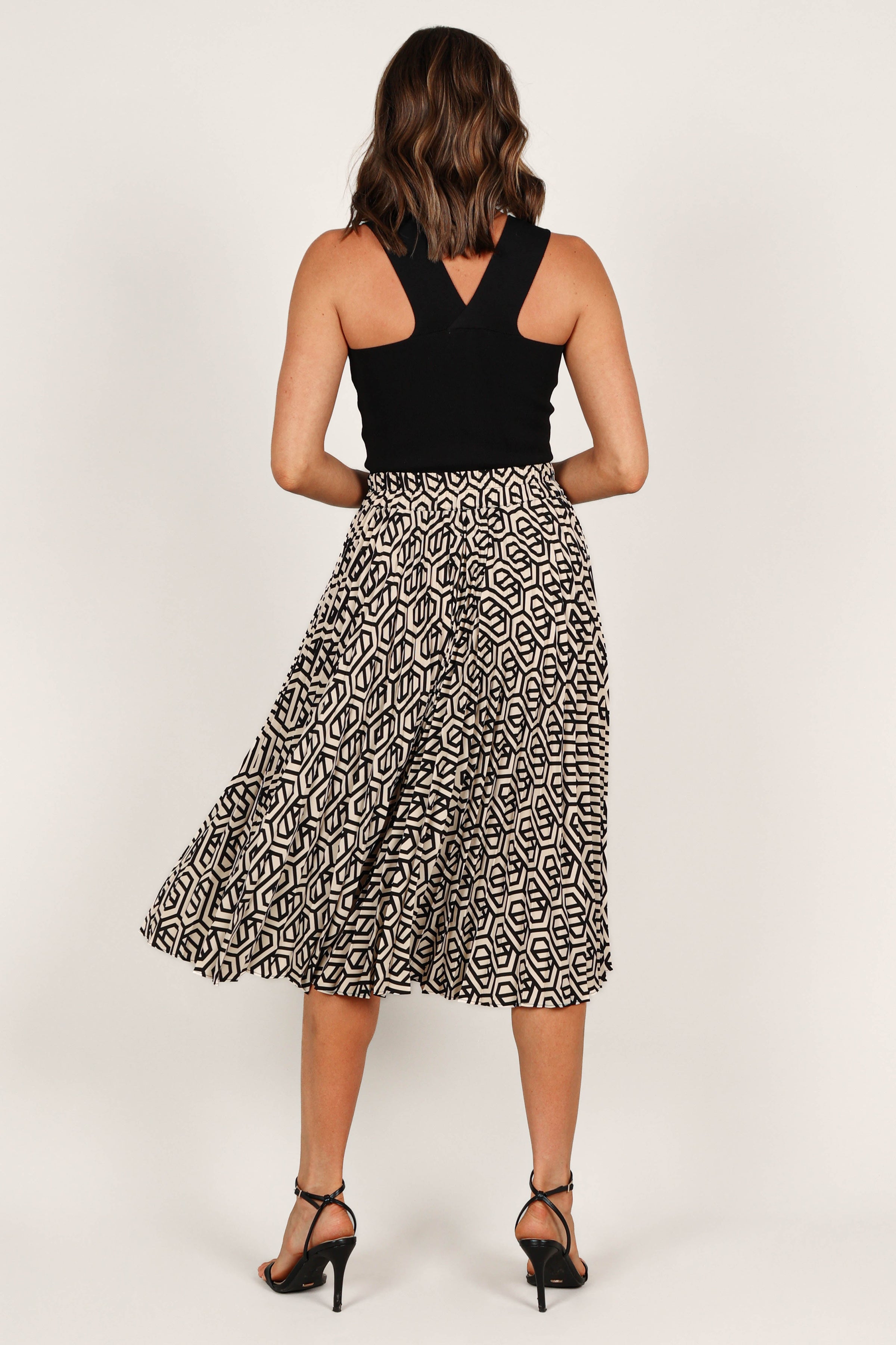 BOTTOMS @Carmel Pleat Midi Skirt - Black Print