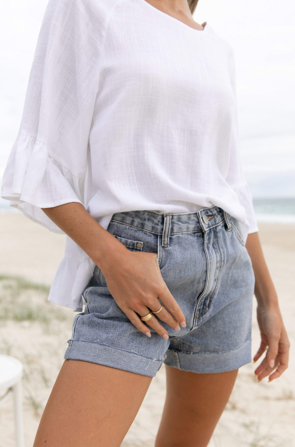 BOTTOMS Daisy Shorts - Light Blue Wash