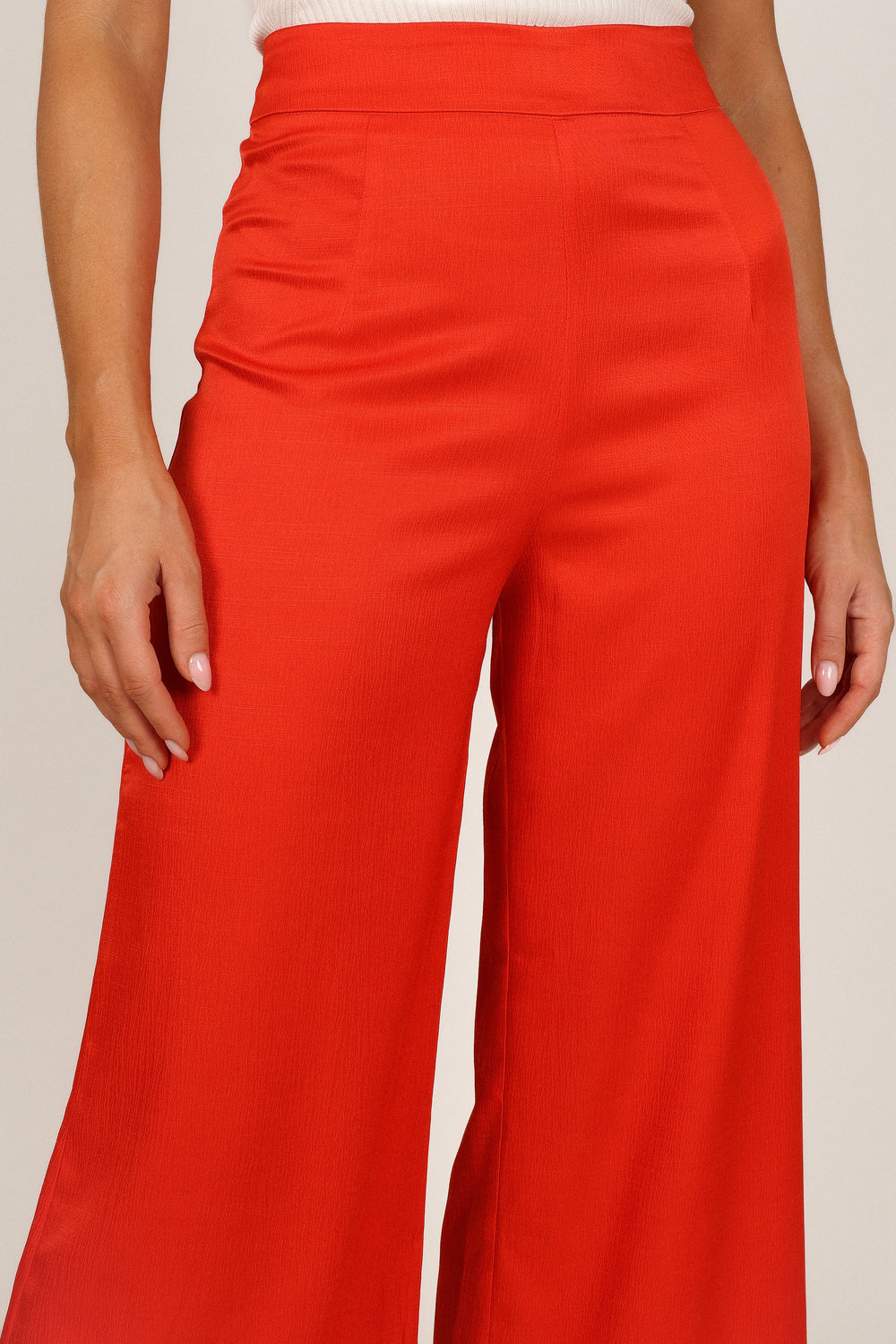 Cherry red wide-leg pants | HOWTOWEAR Fashion