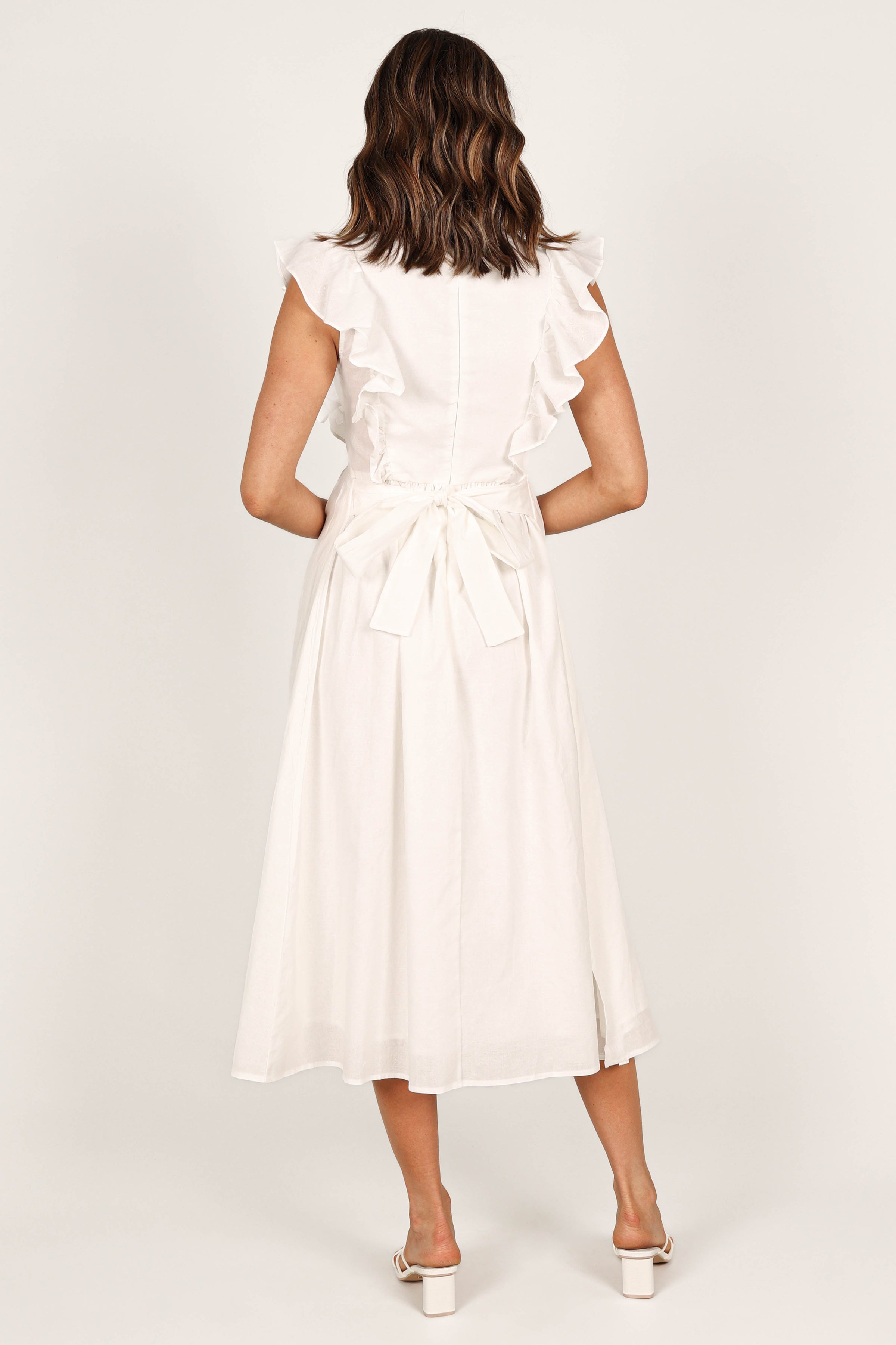 DRESSES @Bethy Maxi Dress - White (waiting on bulk)