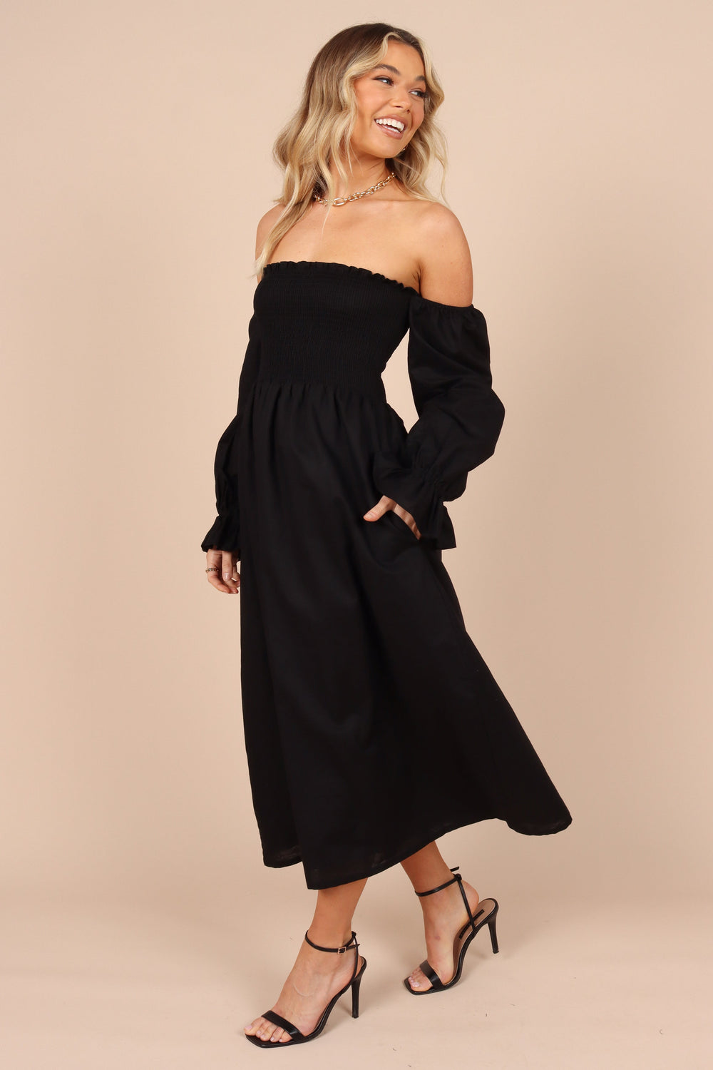 DRESSES @Domenica Shirred Long Sleeve Midi Dress - Black