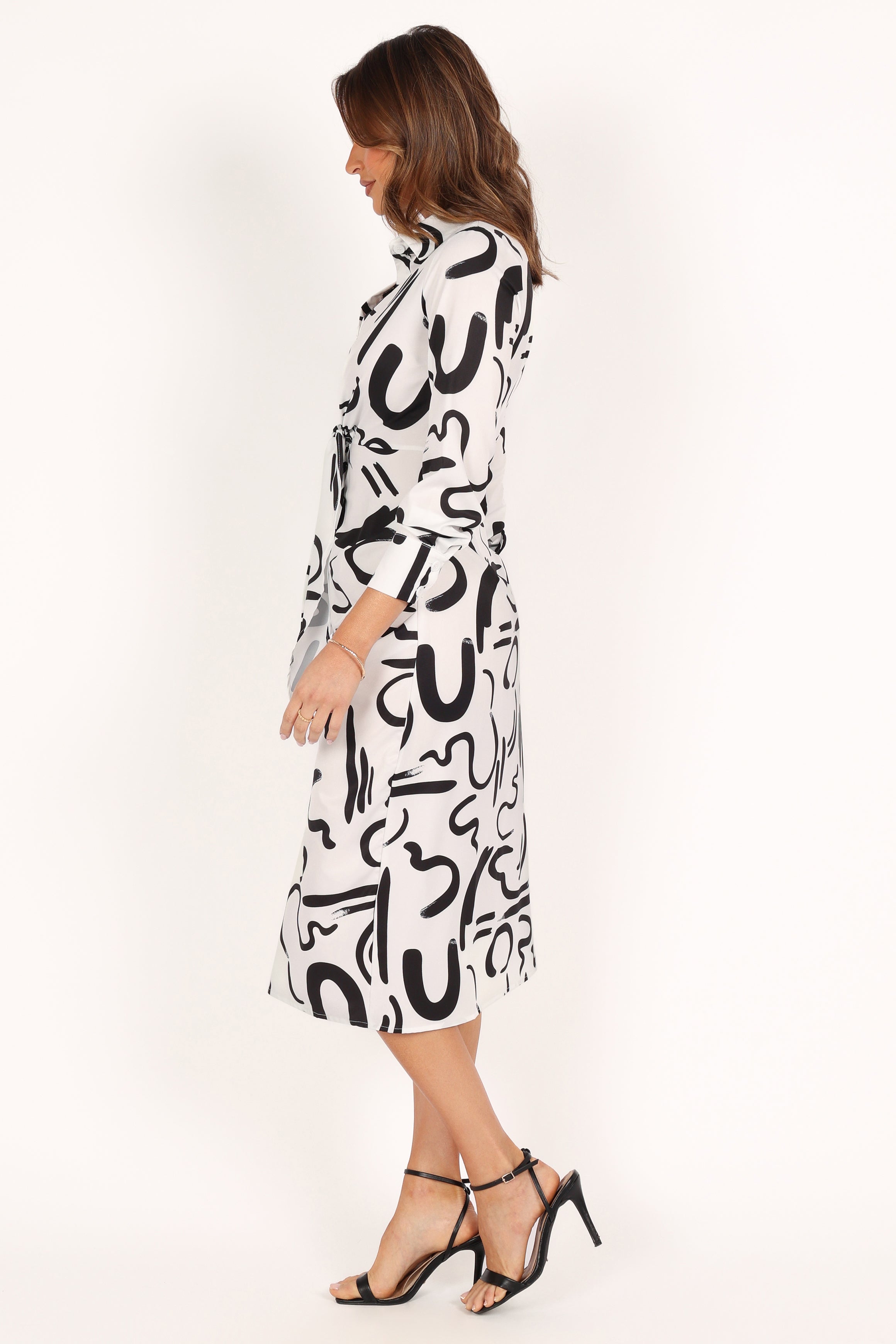 DRESSES @Minori Long Sleeve Midi Dress - White Black