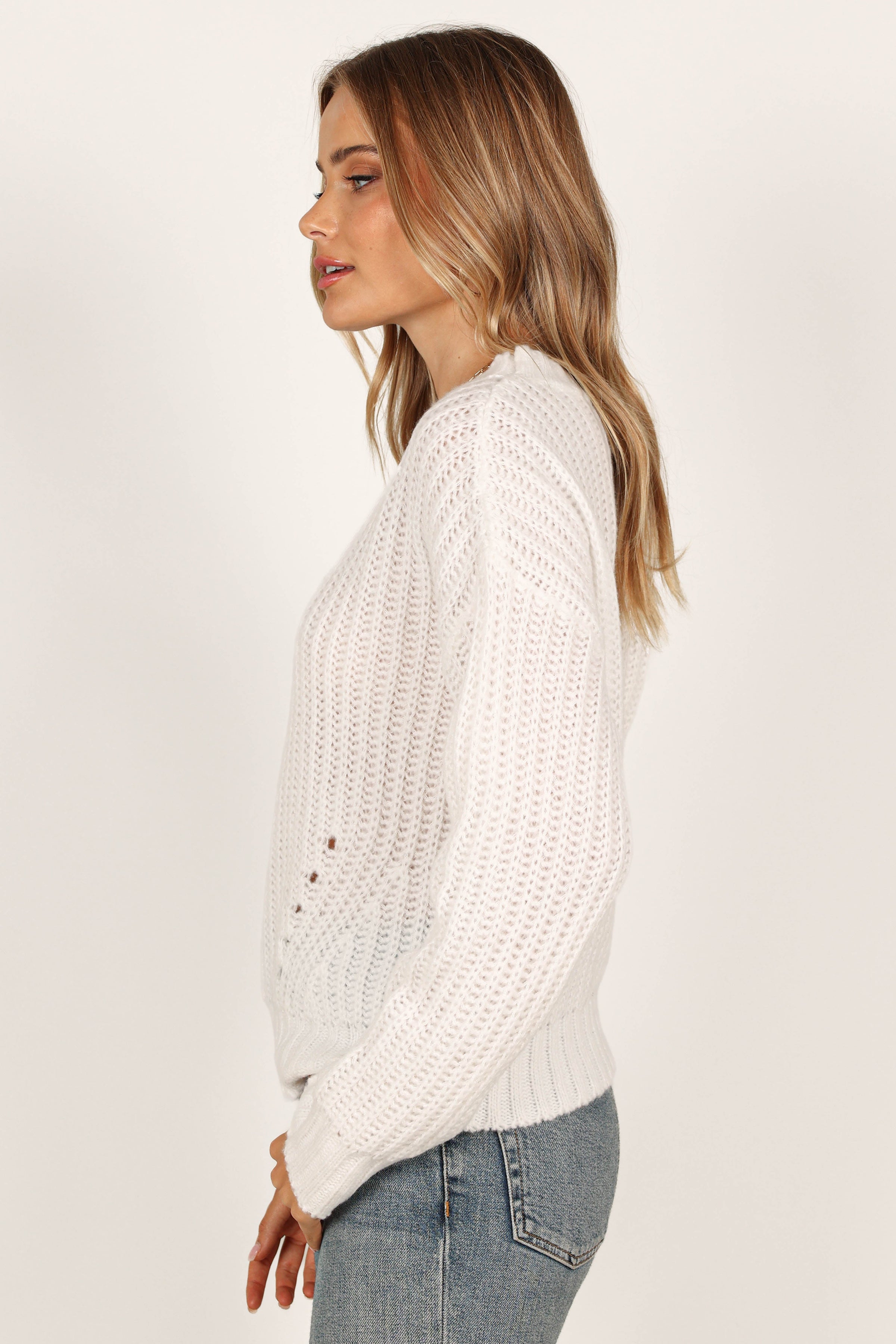 Knitwear @Della Knit Sweater - White