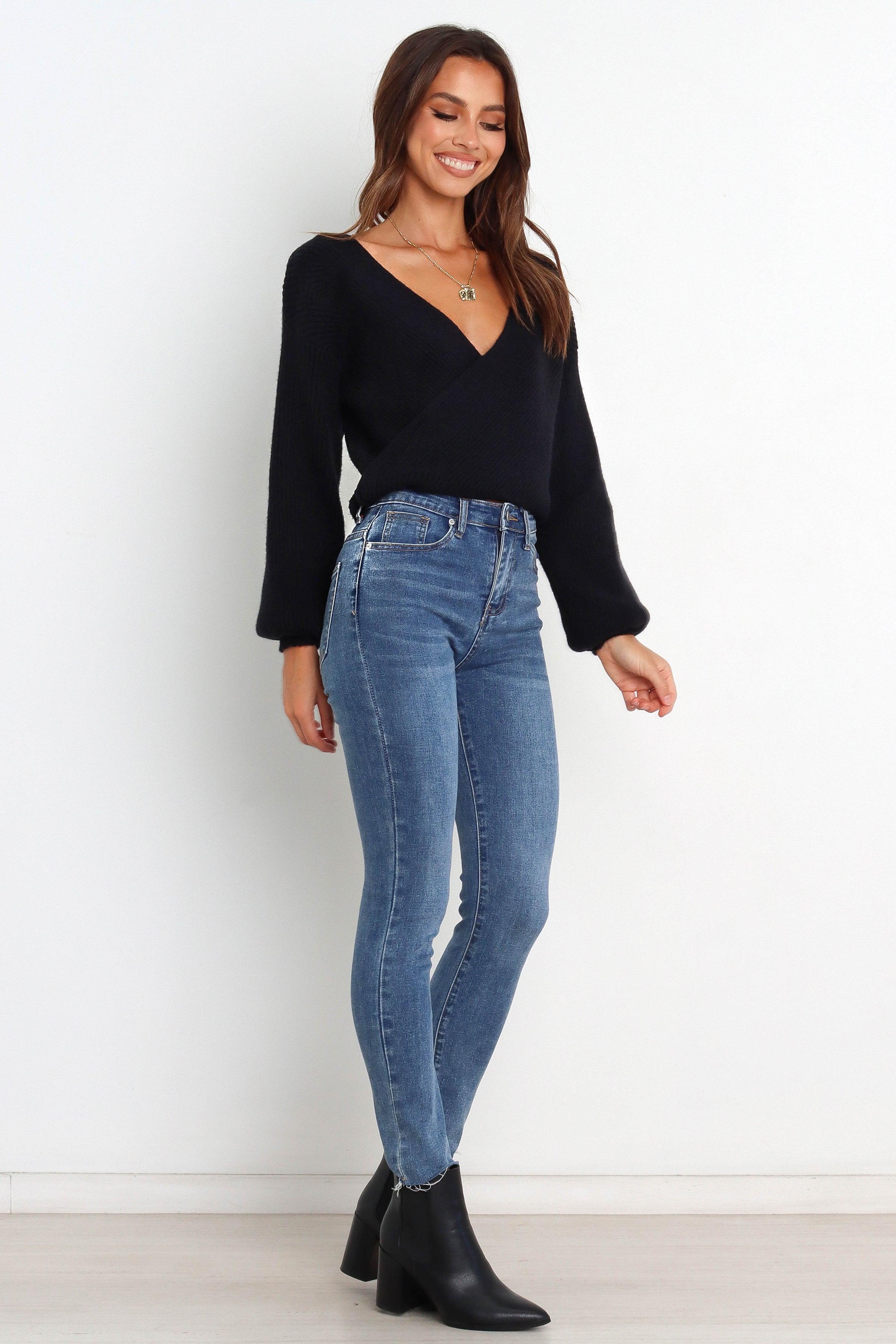 KNITWEAR @Lucy Knit Sweater - Black (waiting on bulk)