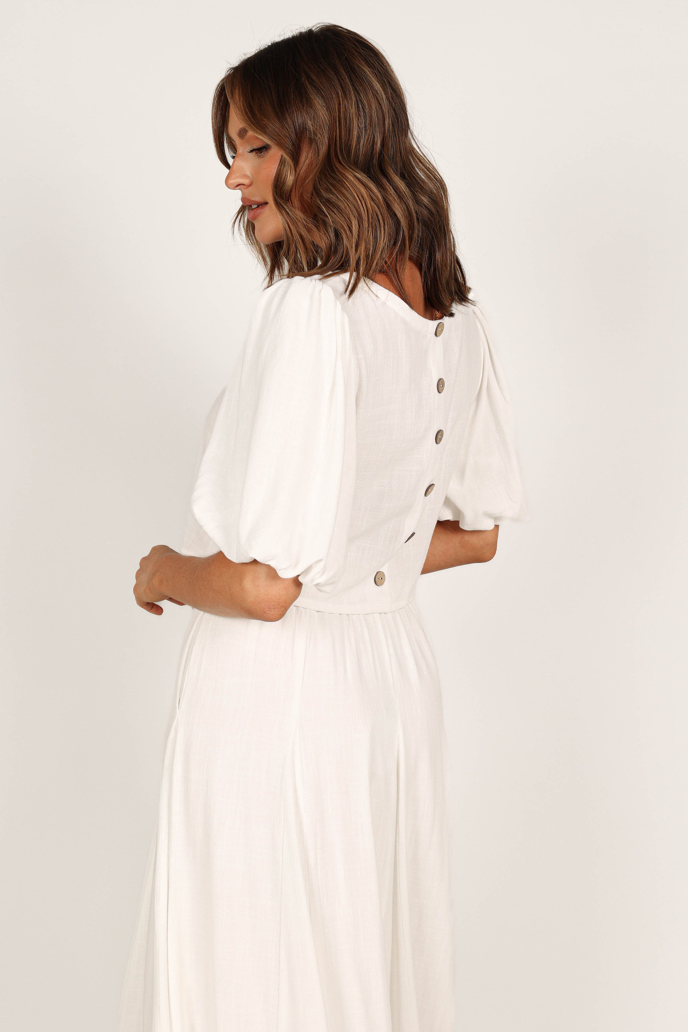 TOPS @Cleo Cropped Top - White (waiting on bulk)