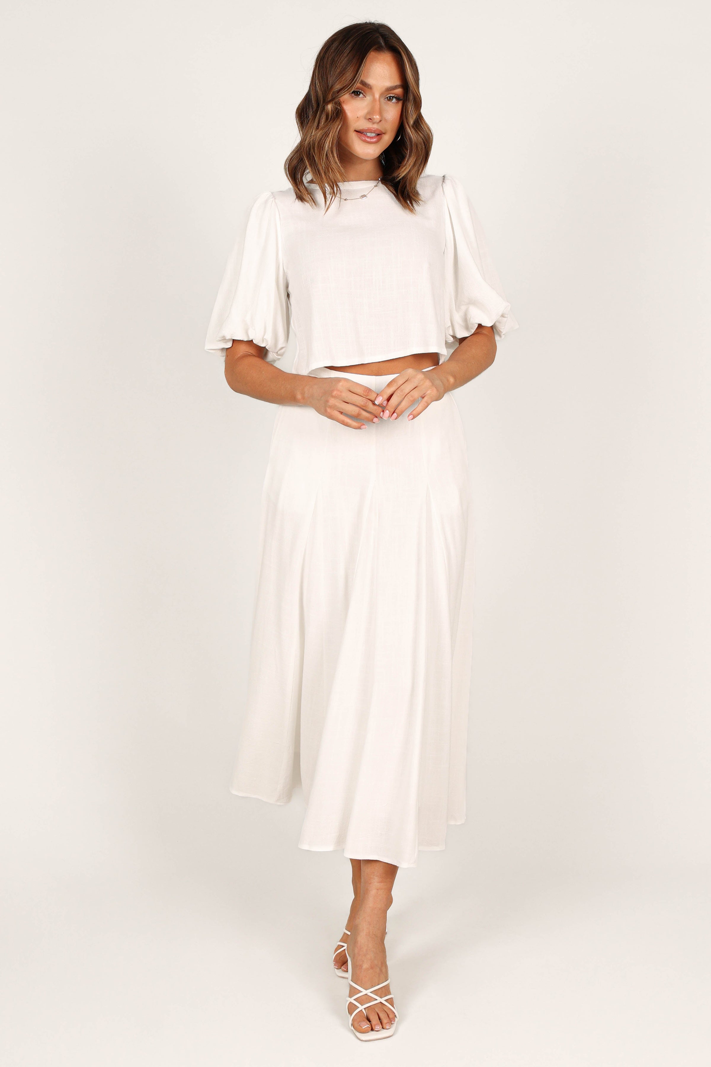 TOPS @Cleo Cropped Top - White (waiting on bulk)