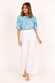 TOPS Kaia Cropped Top - Blue Floral