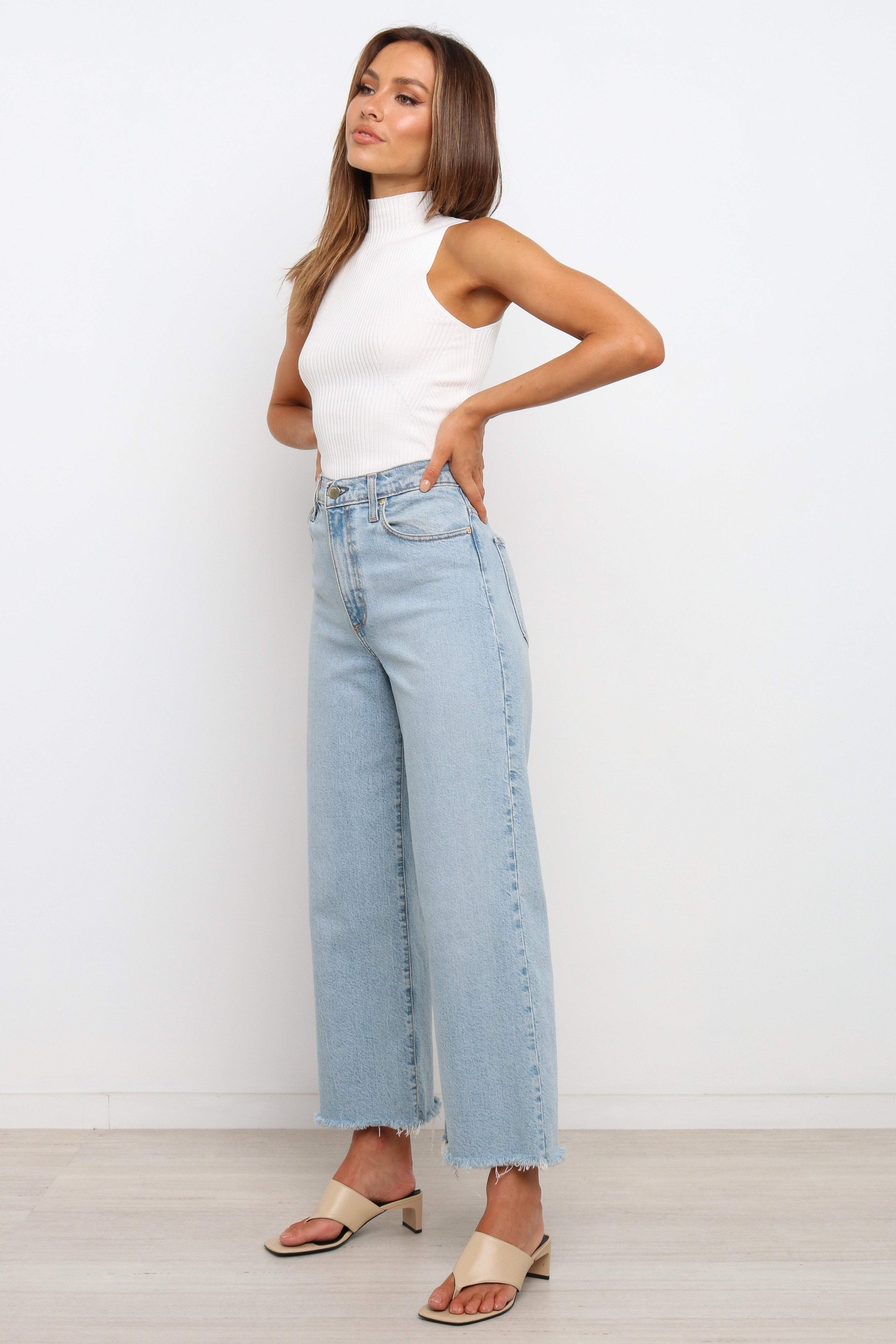 TOPS ***Runie Top - White