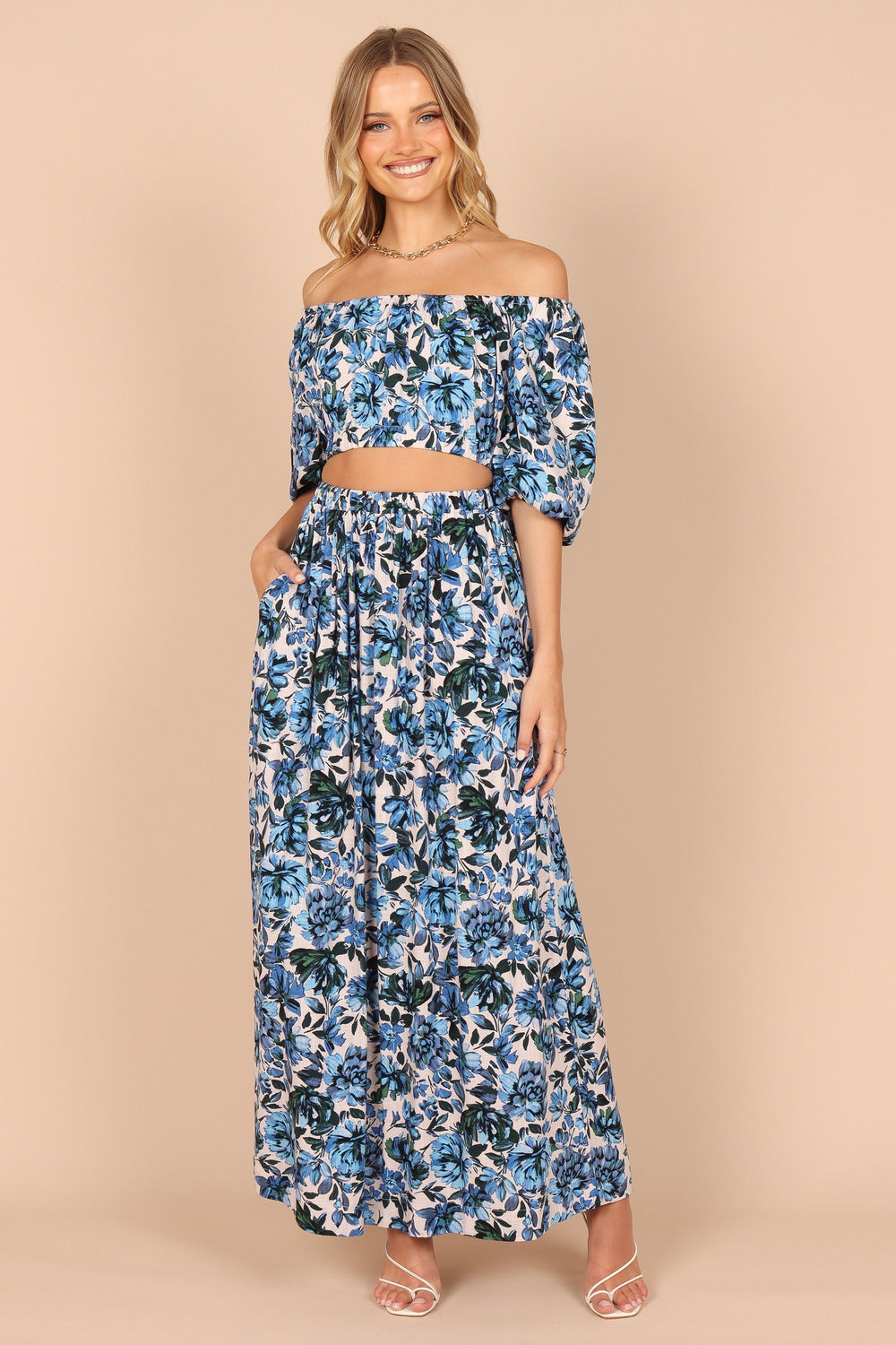 TOPS @Tiffany Cropped Top - Blue Floral (waiting on bulk)